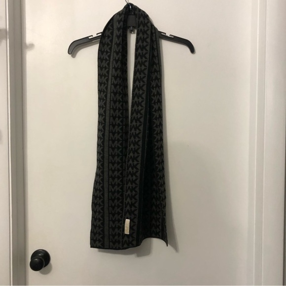 Michael Kors Signature Logo‎ Black Gray Scarf - Picture 1 of 5